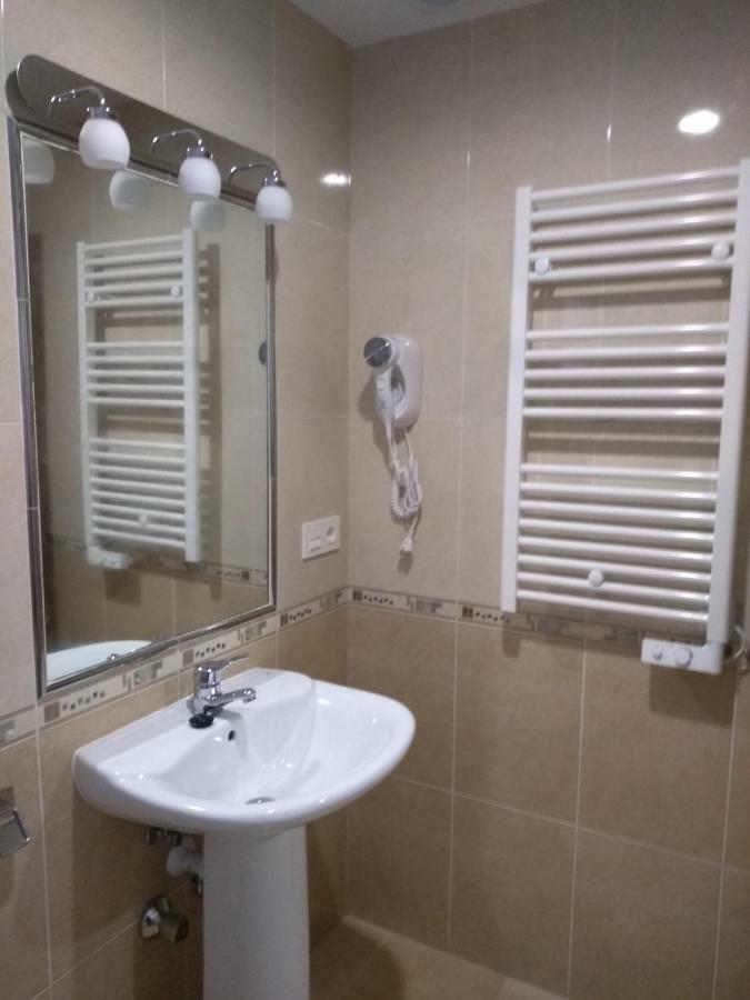 Apartamentos Prestin Onís المظهر الخارجي الصورة