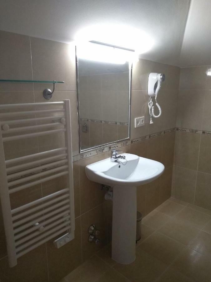 Apartamentos Prestin Onís المظهر الخارجي الصورة